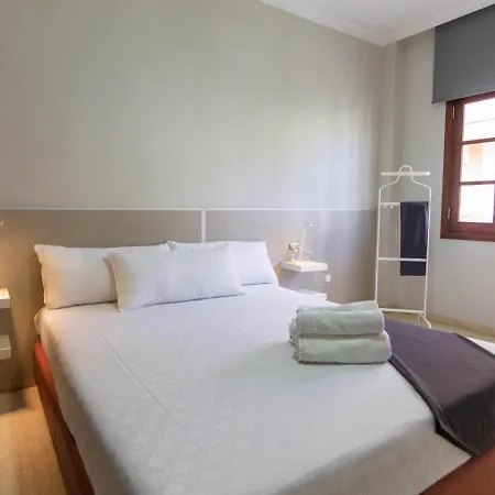 Apartamento Puerto De La Cruz, 2 Dormitorios, 5 Personas - Es-284-1 *