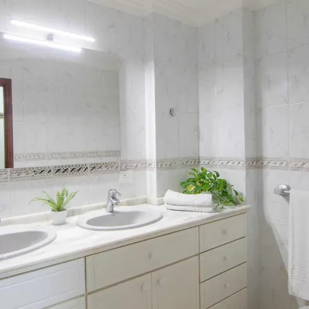 Apartamento Puerto De La Cruz, 2 Dormitorios, 5 Personas - Es-284-1 *